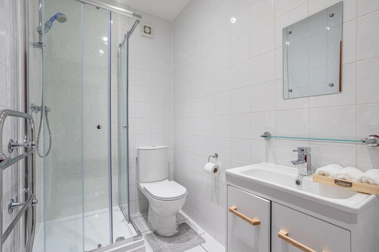 Luxury Granada Apartments - 1 & 2 Bed Flats W Free Parking Perfect For Contractors, Students Near The Beach Portsmouth Esterno foto